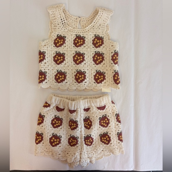 NWT - Rylee + Cru strawberry crochet set - Picture 4 of 4